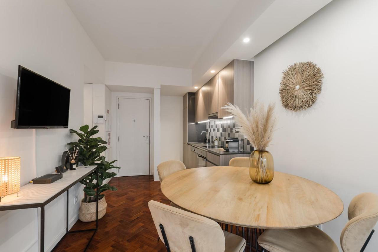 Casa Boma Lisboa - Brighting Apartment With Spacious Terrace - Alvalade III Bagian luar foto